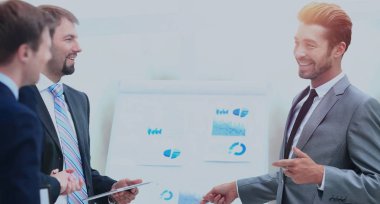 Toplantı edinme tartışırken iş takım