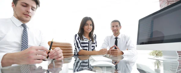 Bedrijfsteam aan het werk. — Stockfoto