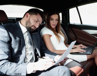 Gezi-arabadan çalışmaya cep telefonunuzda Talking iş