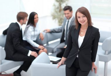 genç iş kadını arka plan bulanık Office