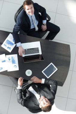 mali bir sözleşmenin koşulları tartışmaya top.business Ortaklar görünümü