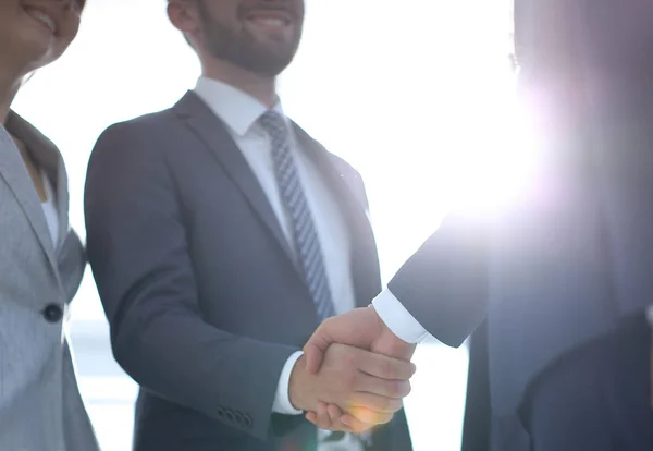 Immagine di stretta di mano di partner commerciali. — Foto Stock