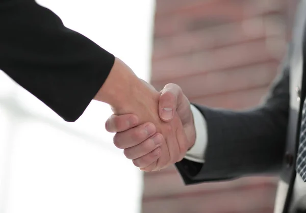 Business executives to congratulate the joint business agreement — Stock Photo, Image