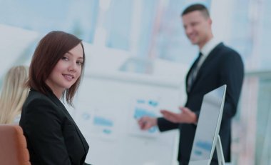 İş adamları. Onların iş projede çalışan iş takım