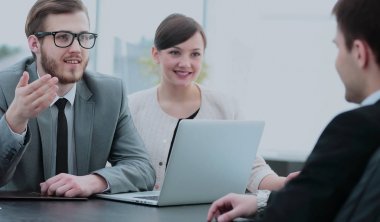 Ticari Direktörü ile şirketin güncel konular ele alınmaktadır.