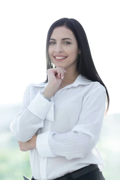 Närbild ansikte av moderna framgångsrik ung kvinna — Stockfoto