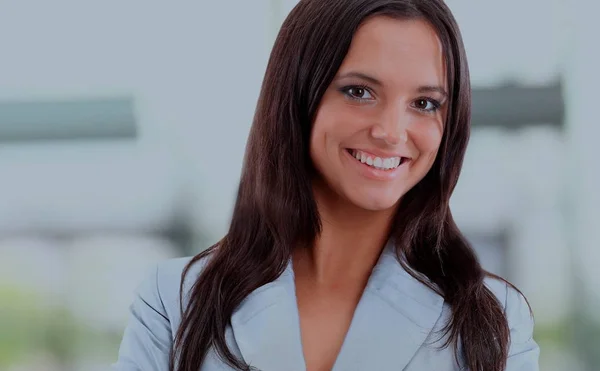 Mujer de negocios moderna en la oficina con espacio para copias — Foto de Stock