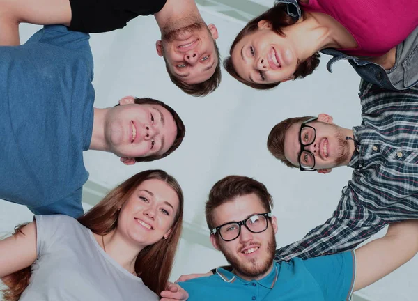 Conceito de amizade e confiabilidade: uma equipe de estudantes, braços — Fotografia de Stock