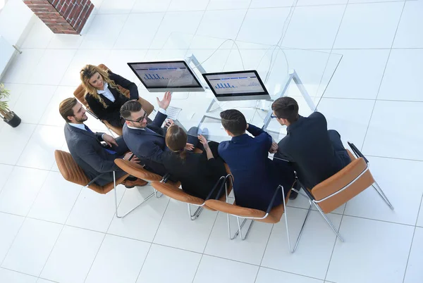 Blick aus dem top.business-Team zur Diskussion — Stockfoto