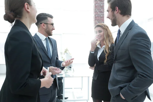 Wirtschaftsteam diskutiert die Probleme — Stockfoto