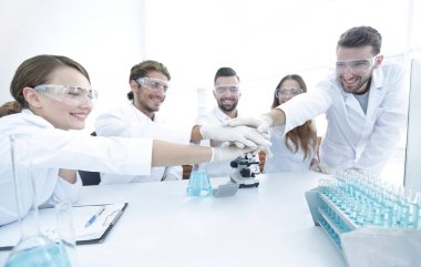 genç bilim adamları yaratıcı ekibi.