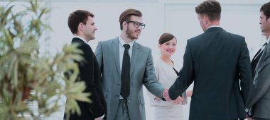 iş ortakları ve onların assistants.business ortak tebrik