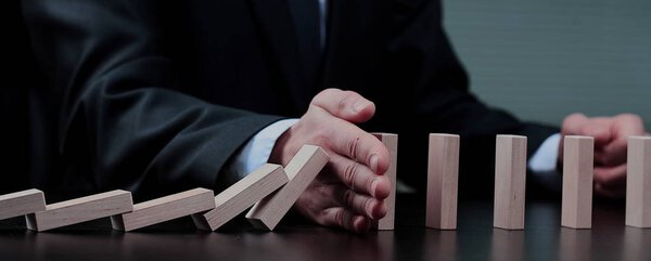 бизнес-концепция спасения от краха
