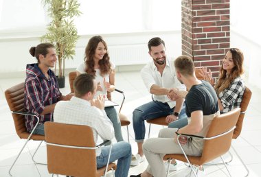 Ne zaman toplantı dostu el sıkışma arkadaşları