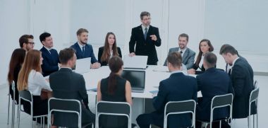 Toplantı beyin fırtınası yuvarlak masa fikirler iletişim tartışma Co