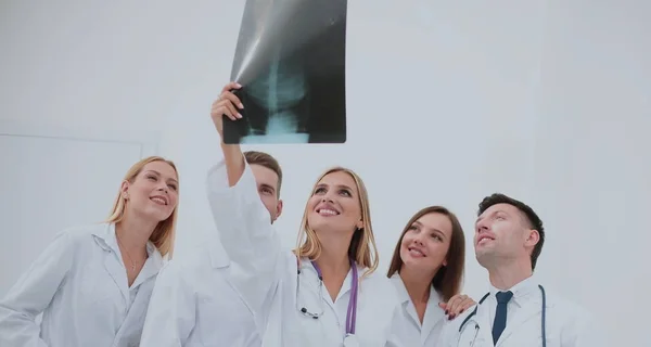 Retrato da equipe médica feliz — Fotografia de Stock