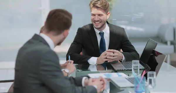 Erfolgreiche Unternehmensgruppe im Büro — Stockfoto