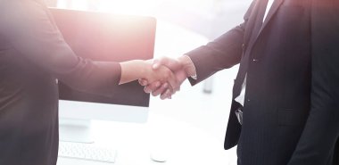 modern ofis iş el sıkışma