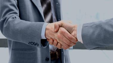 Bir iş tokalaşmasının kapanışı