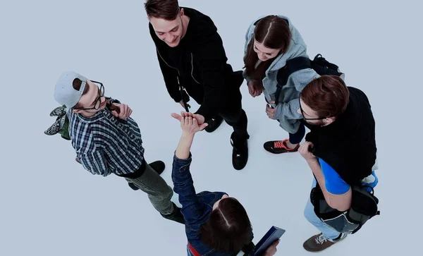 Vista superior. Feliz sorrindo jovem grupo olhando para a câmera . — Fotografia de Stock