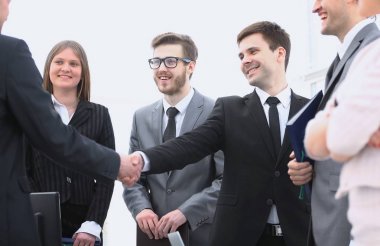 iş toplantısında önce karşılıklı iş ortaklarının