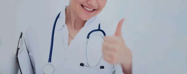 En kvinnlig läkare visar ett tecken okej — Stockfoto