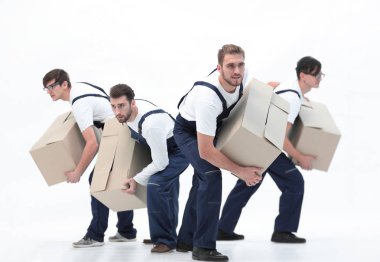 Sorumlu nakliyeciler işlerini yapmak için acele ediyorlar..