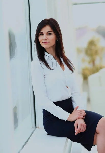 Attractive young businesswoman portrait. — Stock Photo, Image