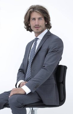 iş adamı rahat tavırla sandalye üzerinde oturan davet