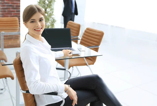 Successful young female assistant — Stock Photo, Image