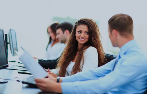 Feliz joven empresaria sonriendo . — Foto de Stock