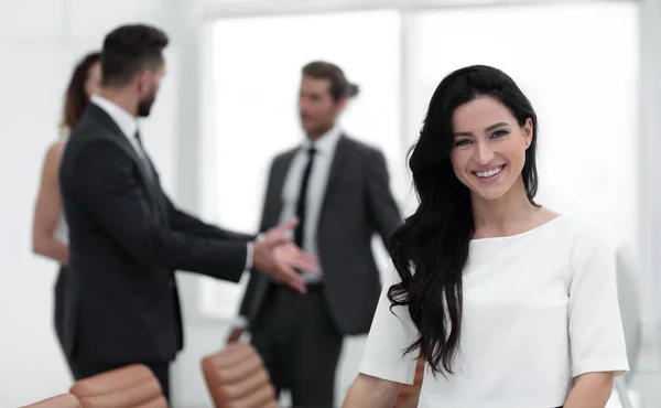 Een close-up. Executive vrouw in het kantoor — Stockfoto