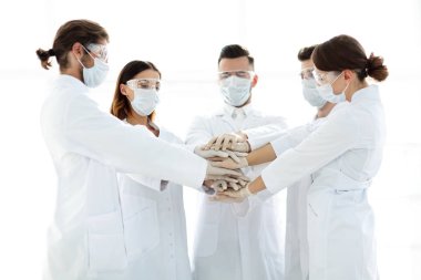 el arkadaşlarıyla istifleme doktorların yakın çekim fotoğraf