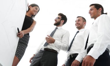 Koç eğitim iş ekibi ile yürütmektedir.