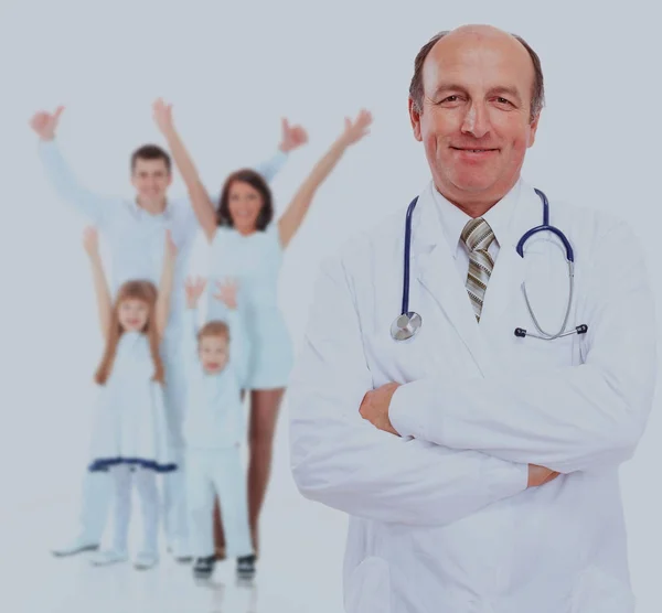Porträtt av läkare i bakgrunden av friska lycklig familj. — Stockfoto