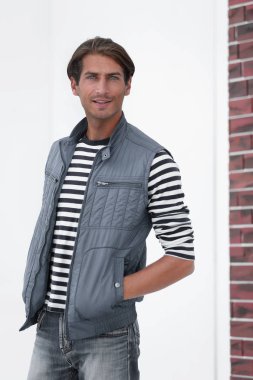 insanlar kavramı - ciddi genç adam