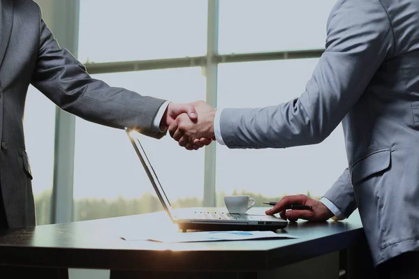 Business handshake. Morning at the office — Stock Photo, Image