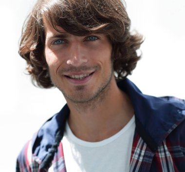 portre. şık bir ekose gömlekli adam. yakın çekim.