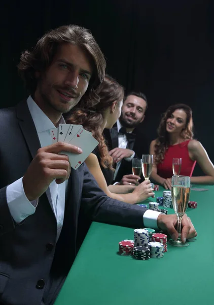 Bir grup fesat poker oyuncusu. — Stok fotoğraf