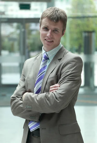 Portrait d'un homme d'affaires au bureau — Photo