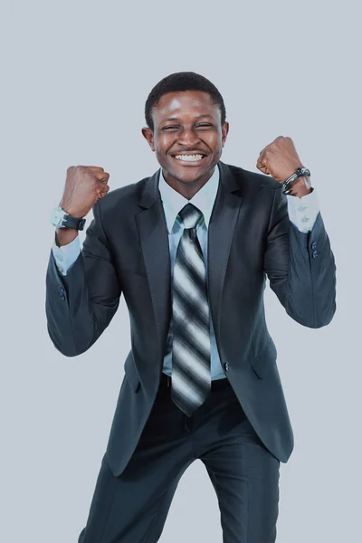 Πορτρέτο του ένας ενθουσιασμένος επιχειρηματίας με τα χέρια υψωμένα σε επιτυχία σε λευκό φόντο. — Φωτογραφία Αρχείου