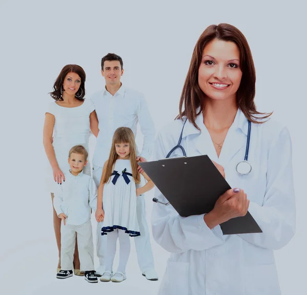 Kvinnliga husläkare på bakgrund av en lycklig familj. — Stockfoto