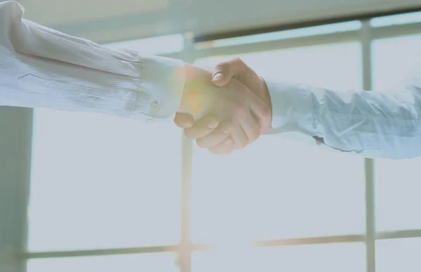 Business handslag. Morgon på kontoret. — Stockfoto