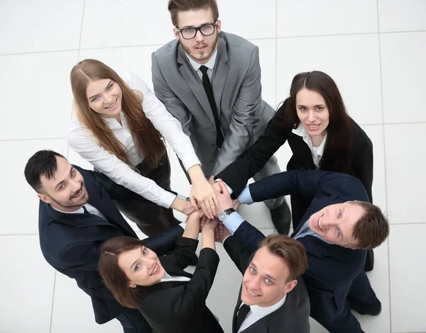 Business team gevormd in een cirkel — Stockfoto