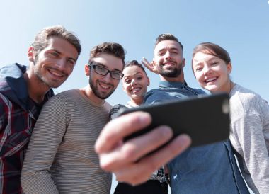 bir selfie alarak öğrenci grubu