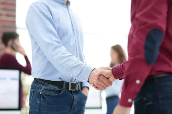 Two men shaking hand in the office. — Stock Photo, Image