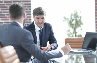 Mutlu iş ortakları belgeleriyle çalışma