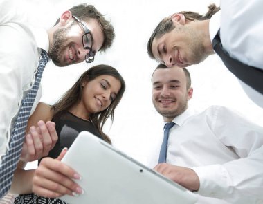 iş takım dijital tablet vasıl arıyor closeup.