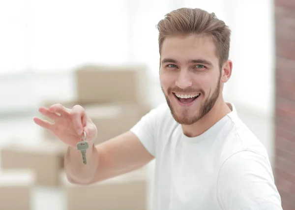 Closeup.happy the man with the keys to new apartments — Stock Photo, Image