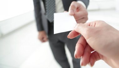 Döviz kartvizit ilk defa karşılamak